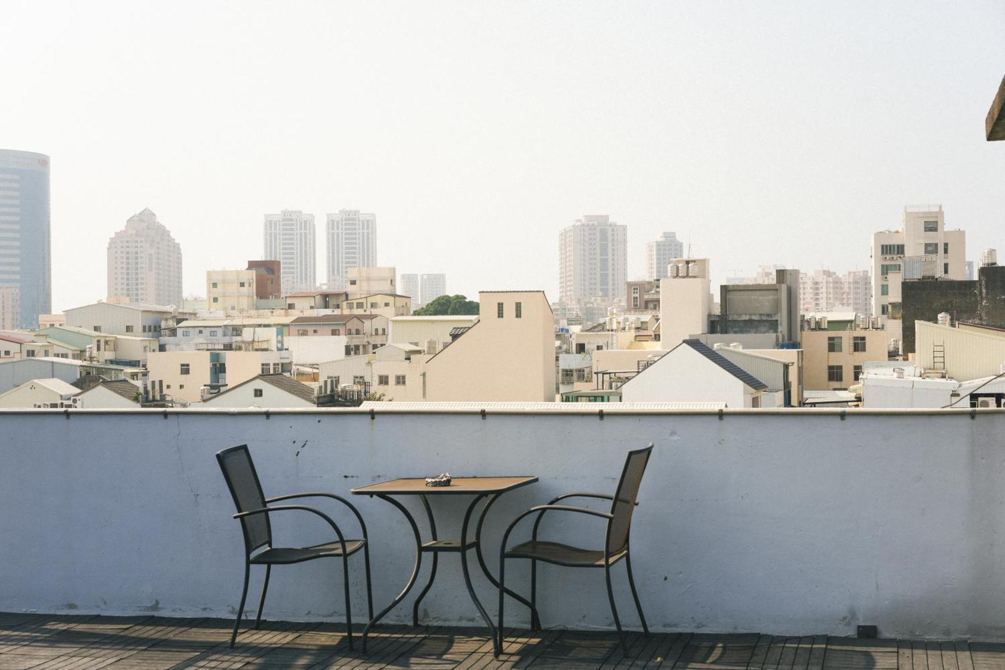 Loft18 Hostel 台南 エクステリア 写真