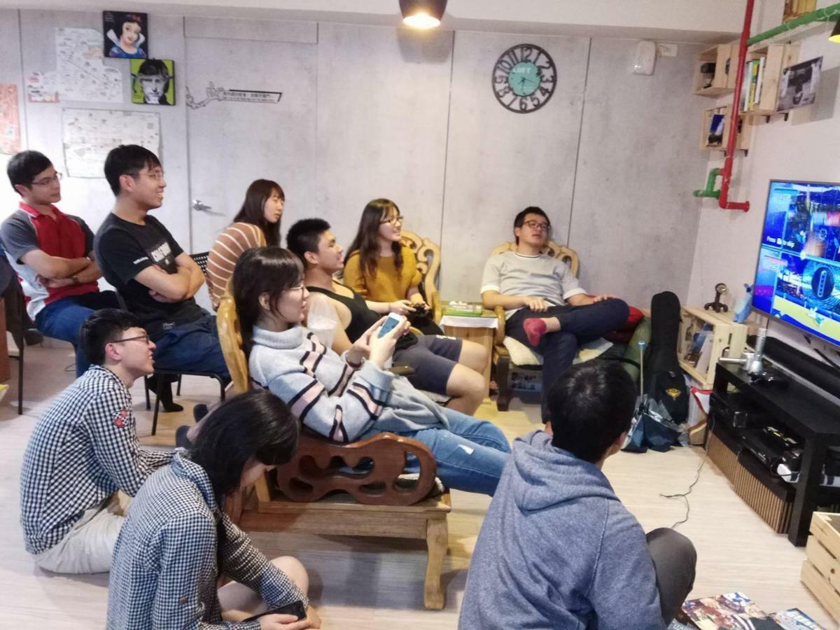 Loft18 Hostel 台南 エクステリア 写真